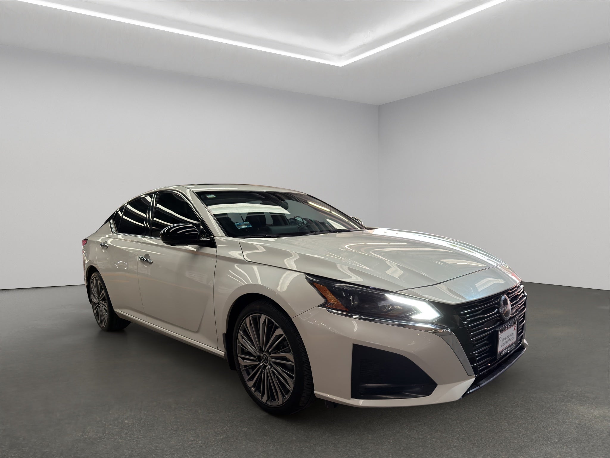 2023 Nissan Altima 4 pts. Exclusive, 2.0T, CVT, climatronic, QC, s. Bose, f. led, RA-19