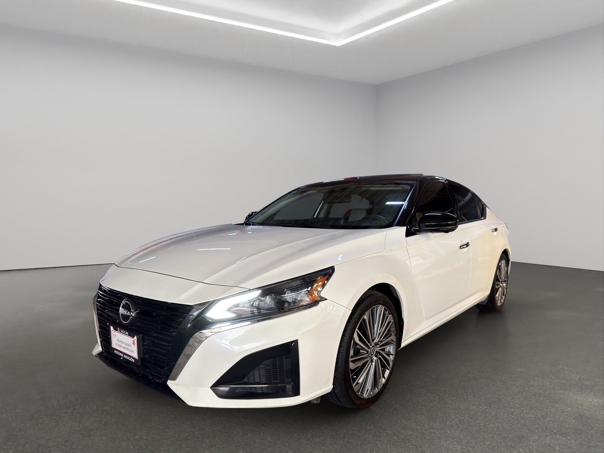 2023 Nissan Altima 4 pts. Exclusive, 2.0T, CVT, climatronic, QC, s. Bose, f. led, RA-19