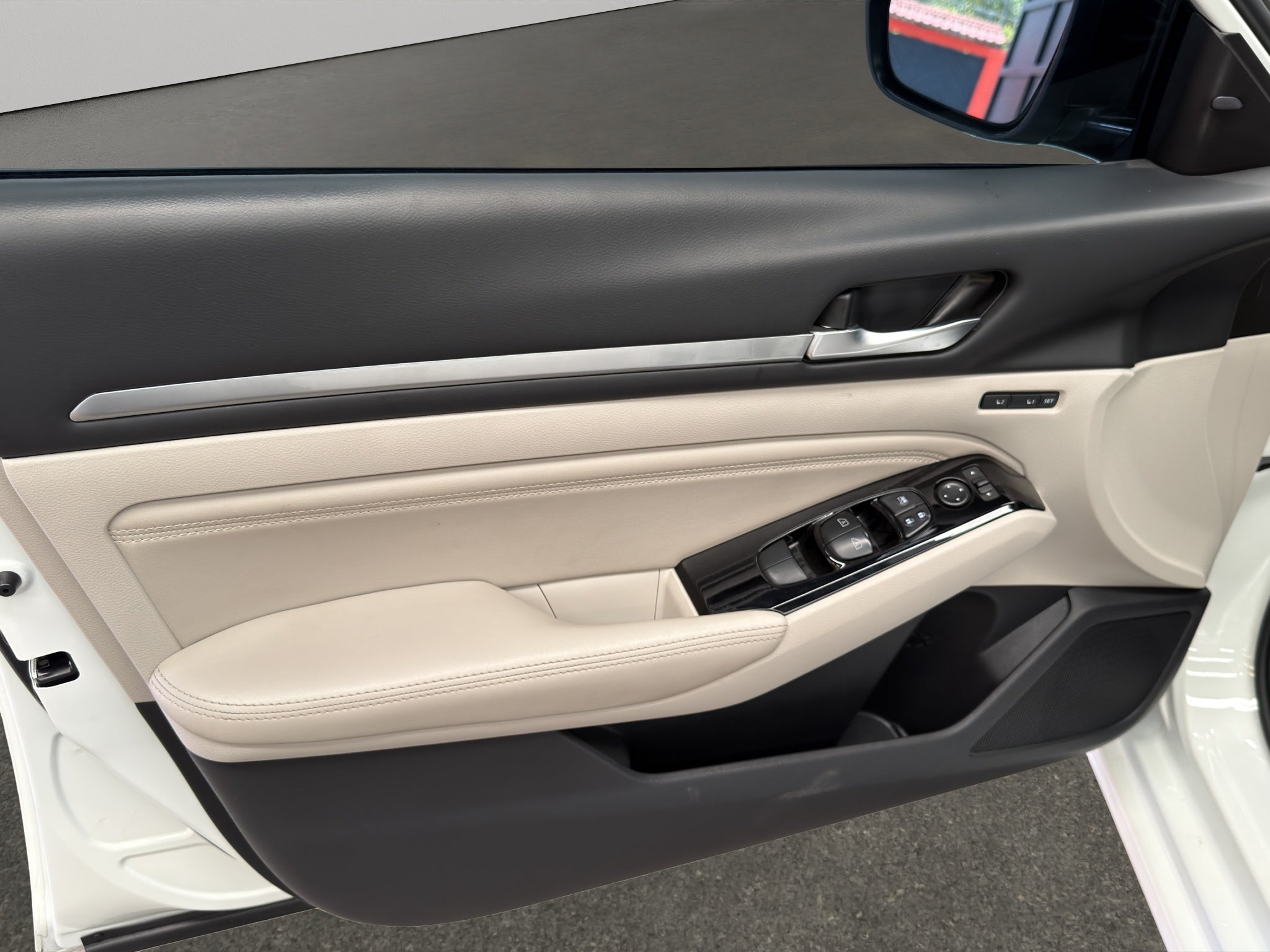 2023 Nissan Altima 4 pts. Exclusive, 2.0T, CVT, climatronic, QC, s. Bose, f. led, RA-19