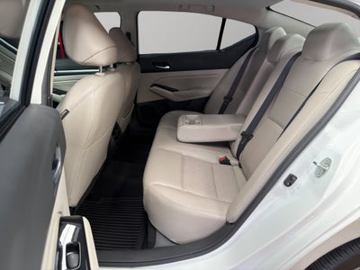 2023 Nissan Altima 4 pts. Exclusive, 2.0T, CVT, climatronic, QC, s. Bose, f. led, RA-19