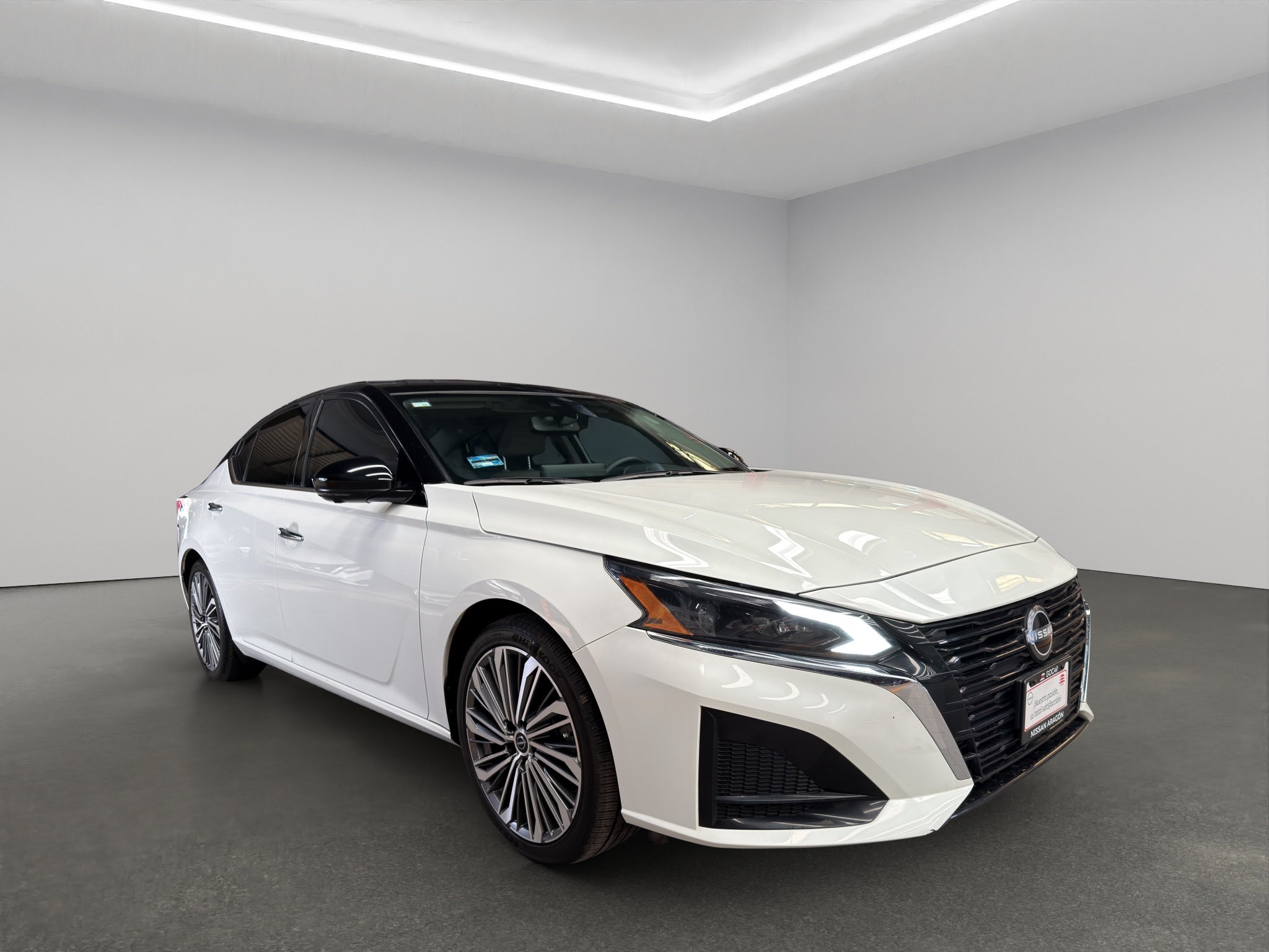 2023 Nissan Altima 4 pts. Exclusive, 2.0T, CVT, climatronic, QC, s. Bose, f. led, RA-19