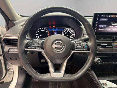2023 Nissan Altima 4 pts. Exclusive, 2.0T, CVT, climatronic, QC, s. Bose, f. led, RA-19