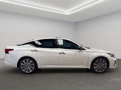 2023 Nissan Altima 4 pts. Exclusive, 2.0T, CVT, climatronic, QC, s. Bose, f. led, RA-19