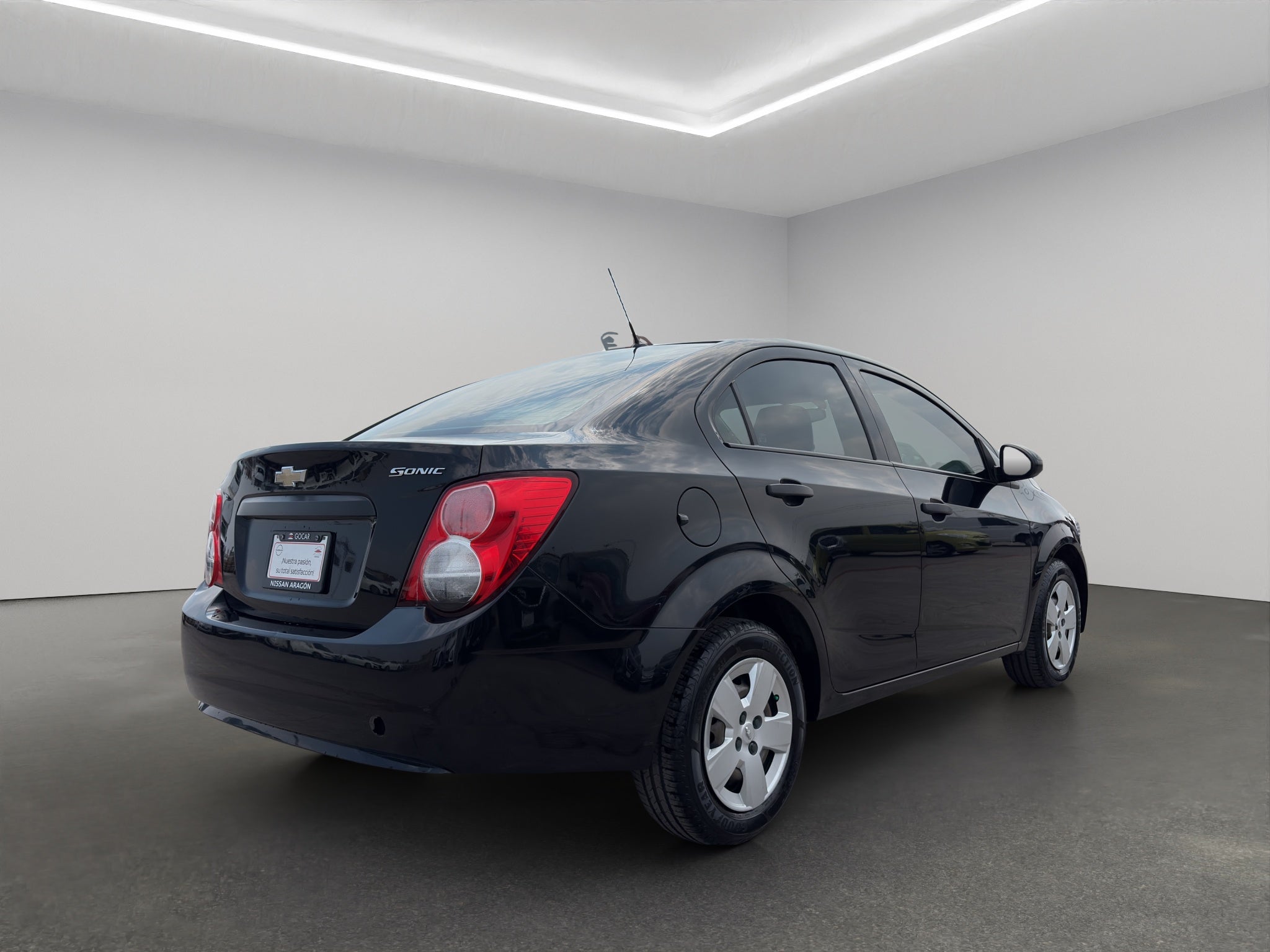 2016 Chevrolet Sonic 4 pts. LS, TM5, a/ac., VE del., R-15 (línea anterior)