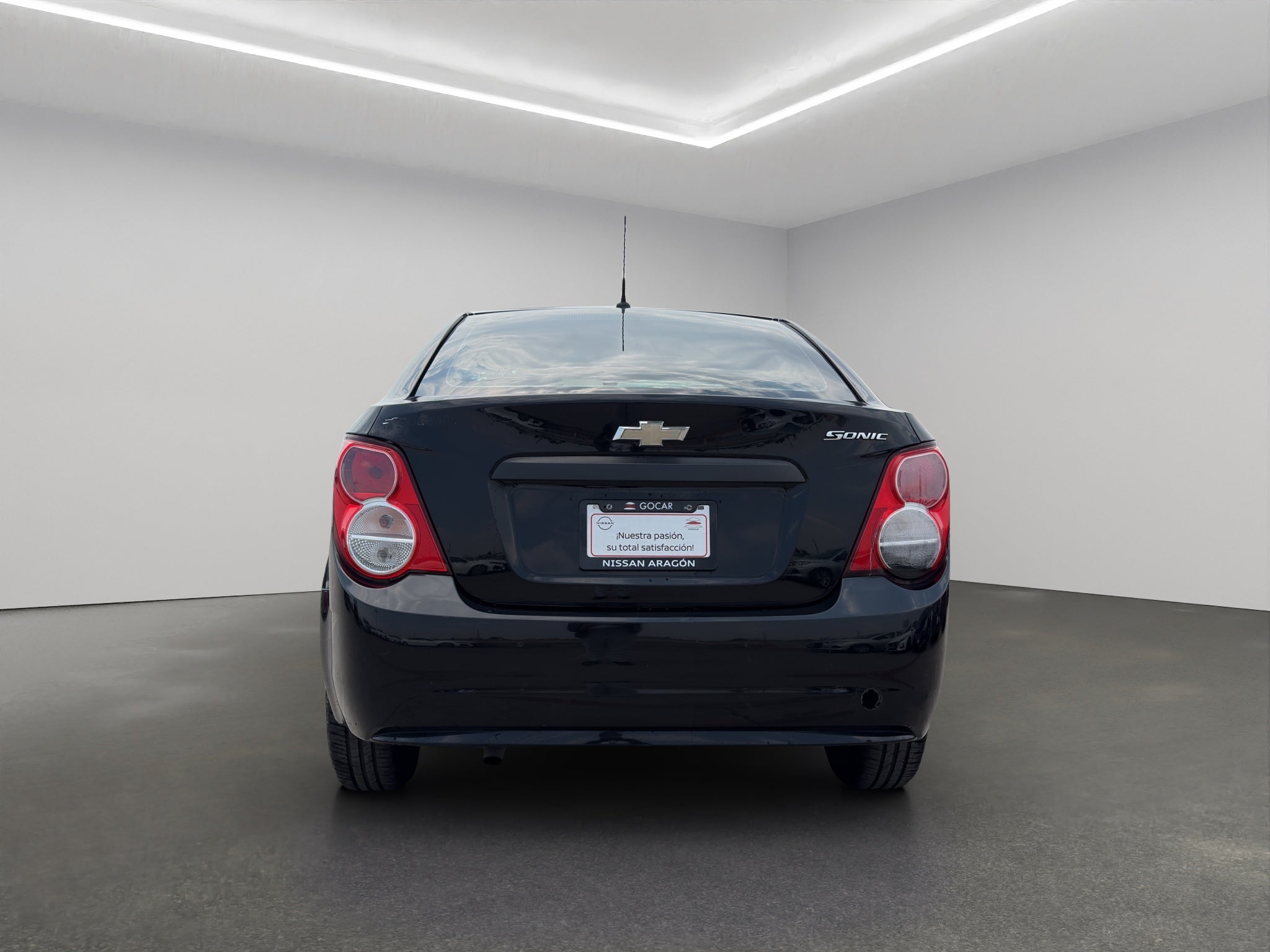 2016 Chevrolet Sonic 4 pts. LS, TM5, a/ac., VE del., R-15 (línea anterior)