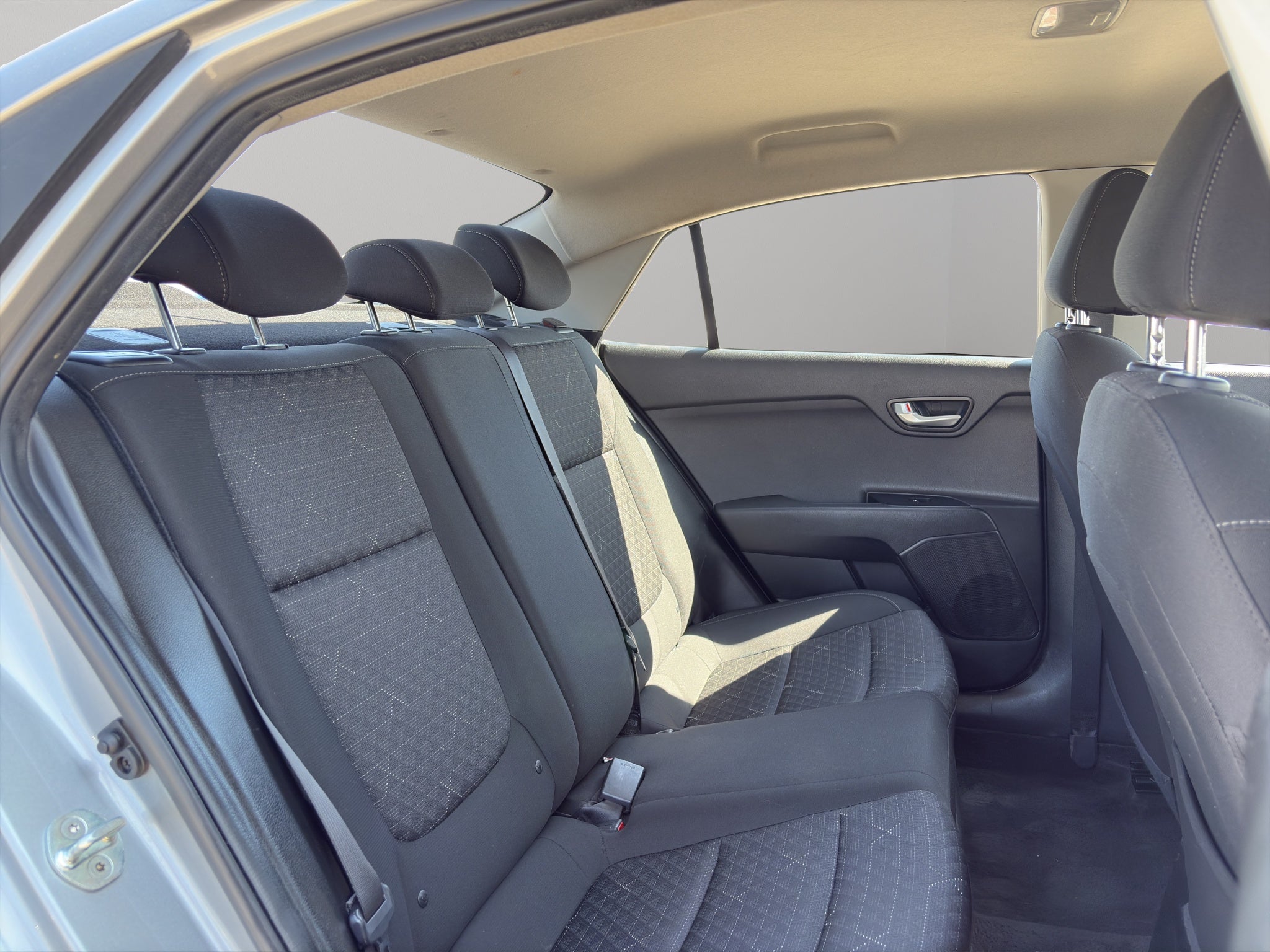 2023 Kia Rio 4 pts. L, TA, VE, R-15