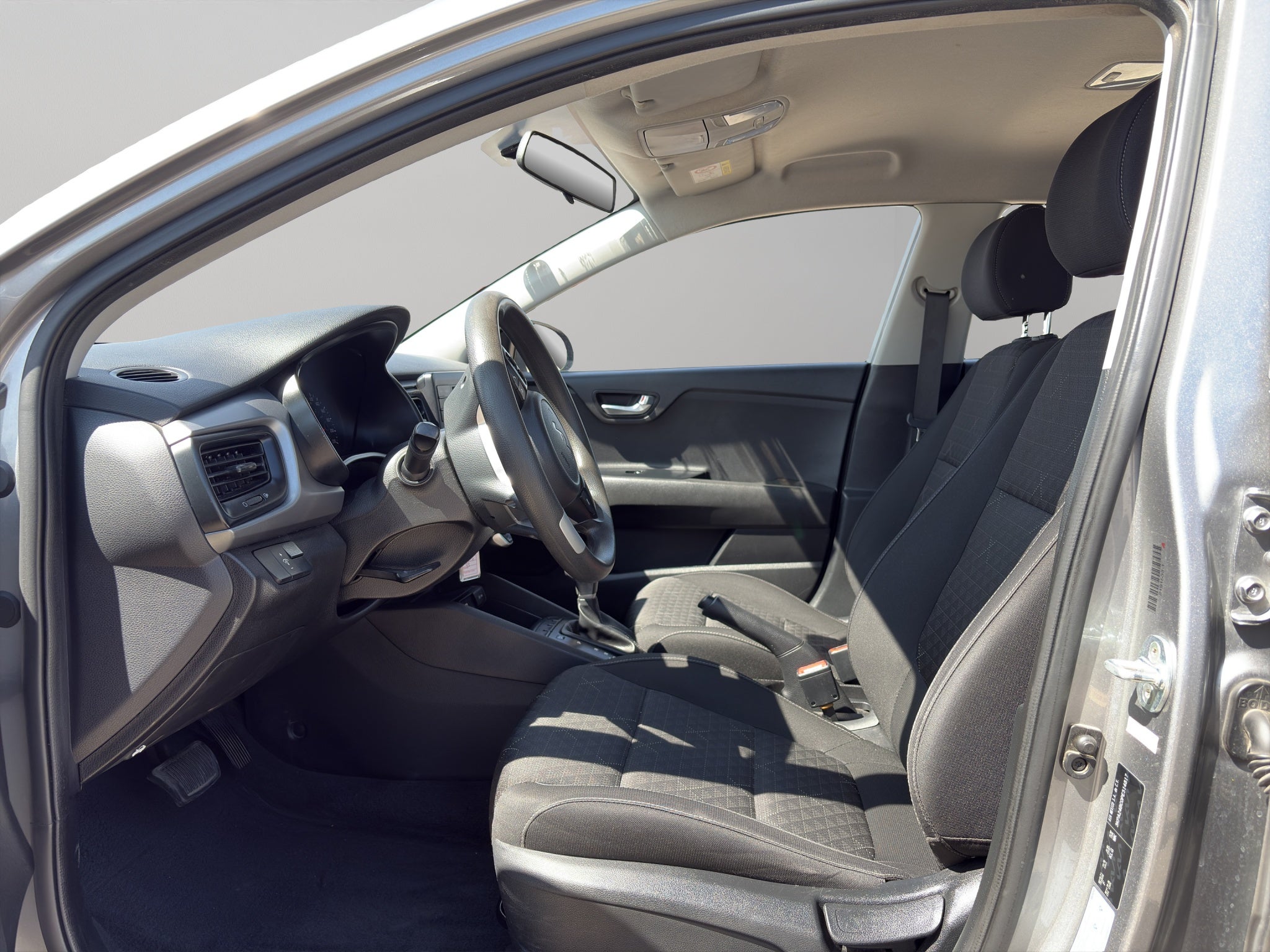 2023 Kia Rio 4 pts. L, TA, VE, R-15