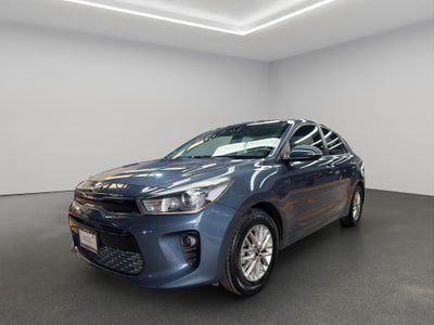 2018 Kia Rio 4 pts. EX, TM6, a/ac. Aut., VE, f. niebla, RA-15 (línea nueva)