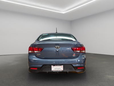 2018 Kia Rio 4 pts. EX, TM6, a/ac. Aut., VE, f. niebla, RA-15 (línea nueva)
