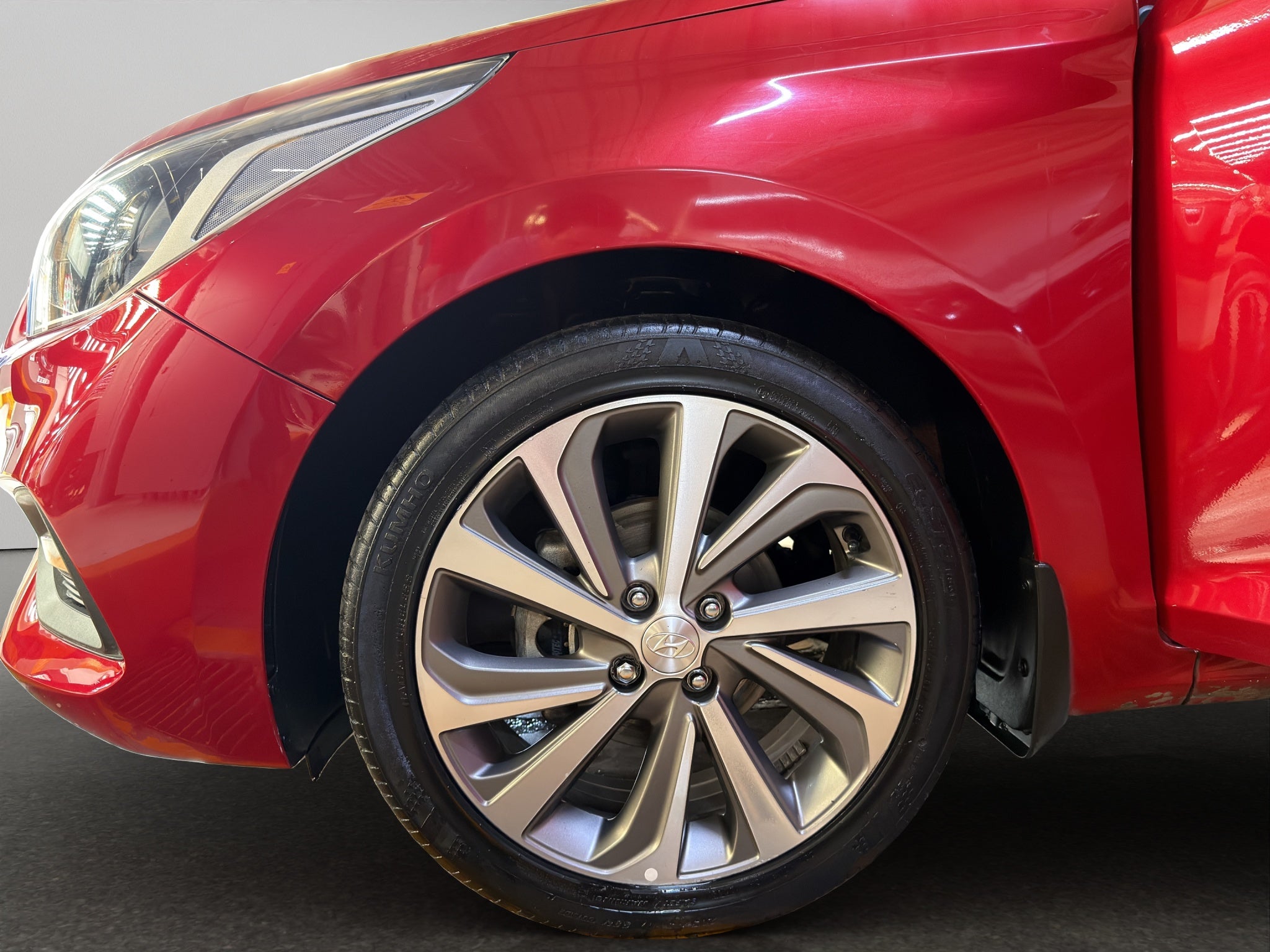 2019 Hyundai Accent 5 pts. HB GLS, 1.6l, TA, a/ac. Aut., VE, piel, RA-17