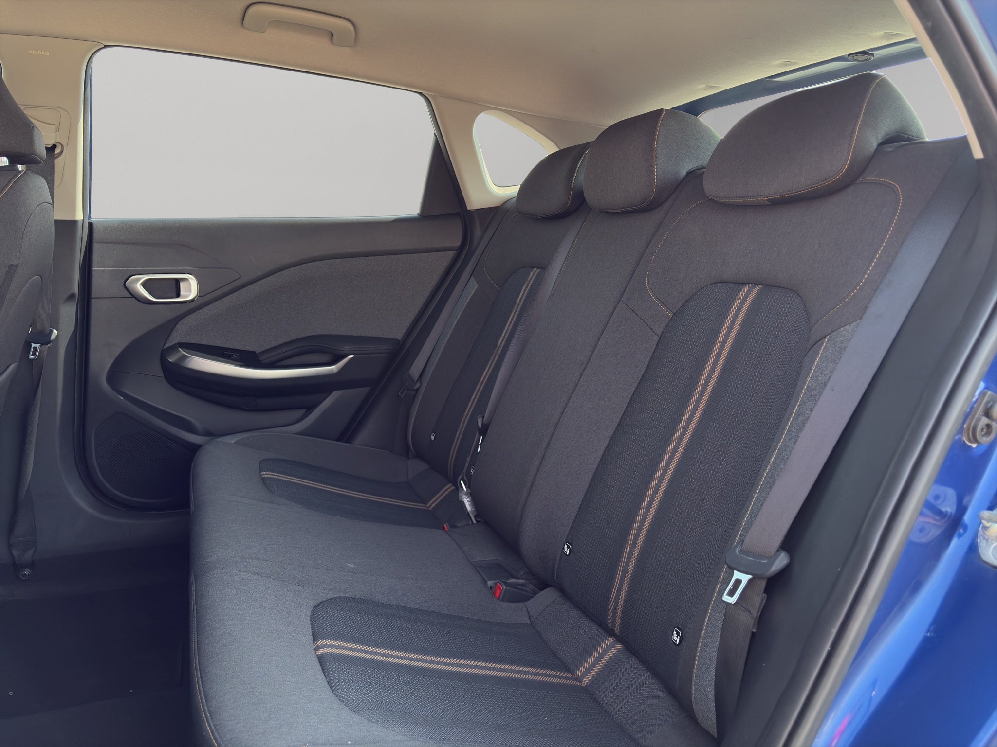 2024 Kia K3 5 pts. HB EX, 1.6l, TA, a/ac., RA-16