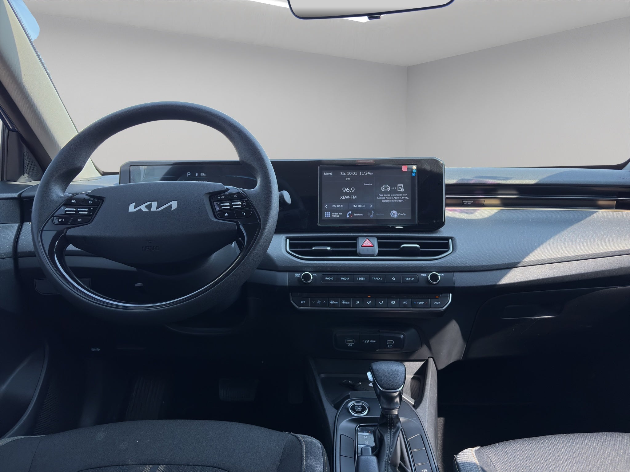 2024 Kia K3 5 pts. HB EX, 1.6l, TA, a/ac., RA-16