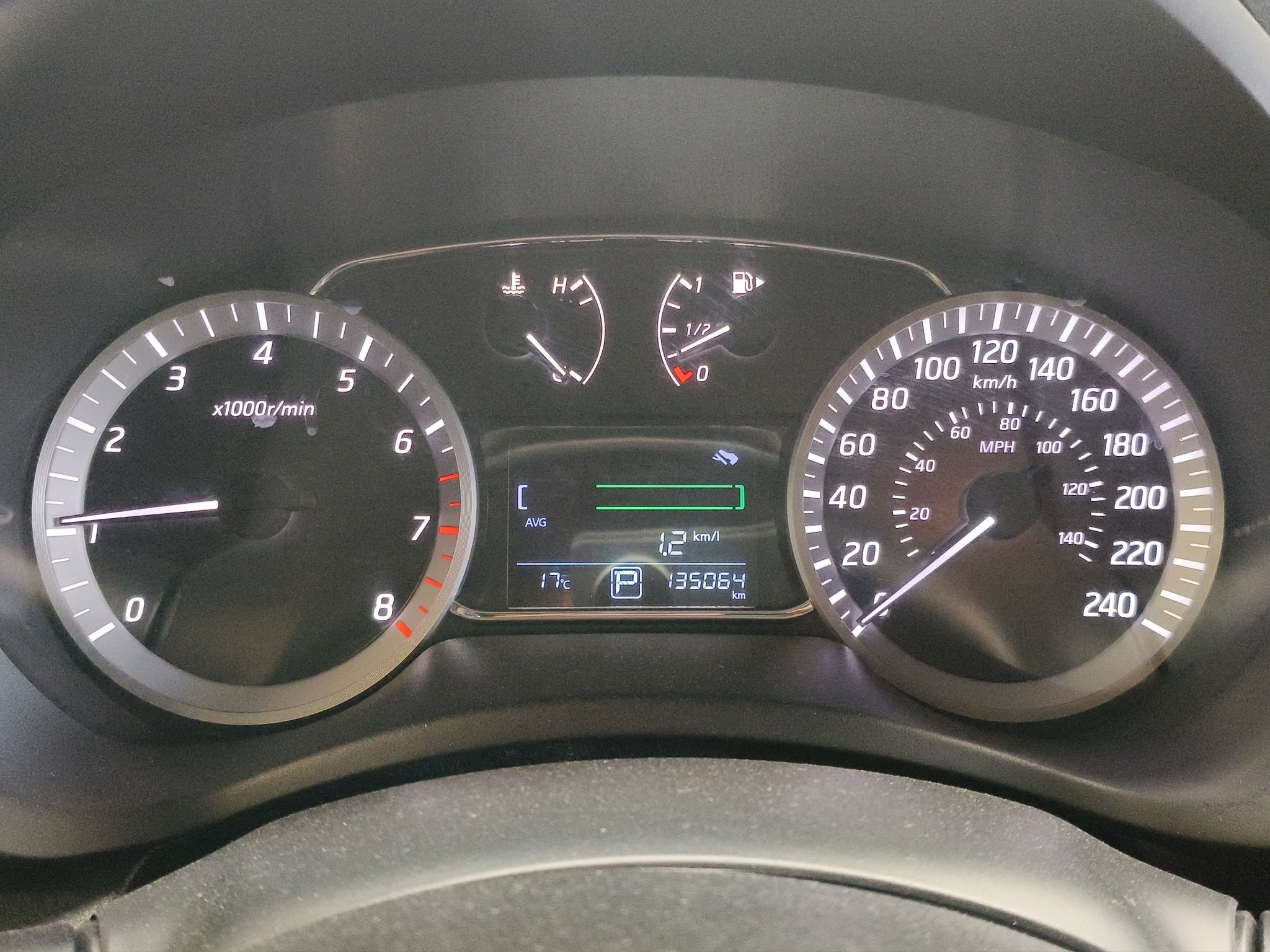2016 Nissan Sentra 4 pts. Advance, CVT, a/ac., f. niebla, RA-16 (línea anterior)