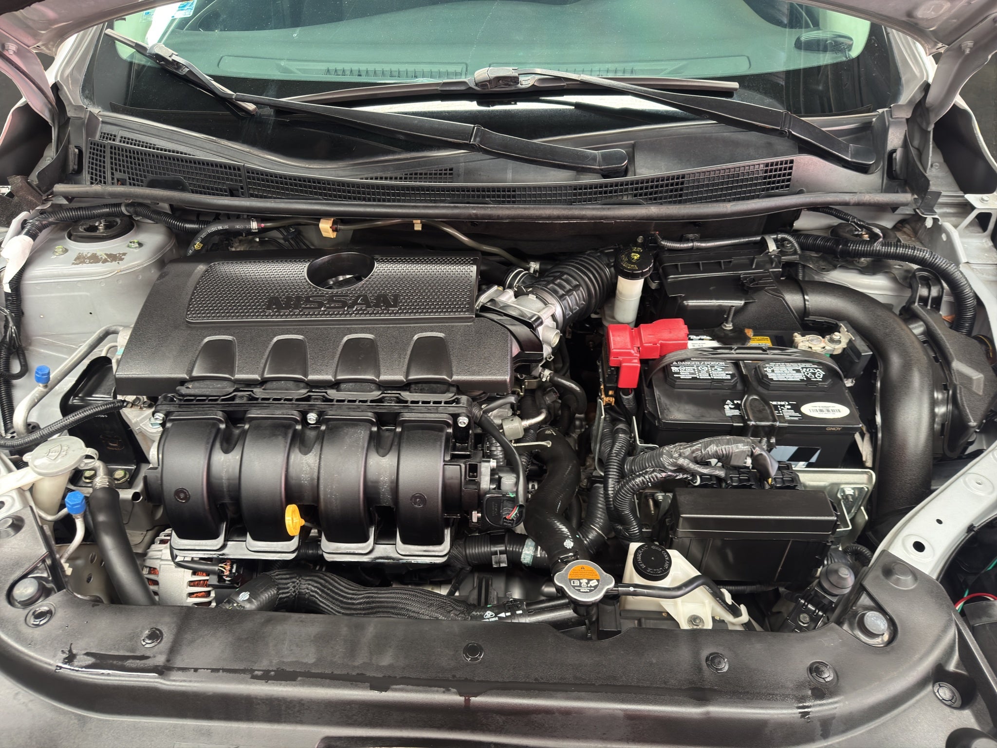 2017 Nissan Sentra 4 pts. Sense, CVT, a/ac., RA-16 (cambio de línea)