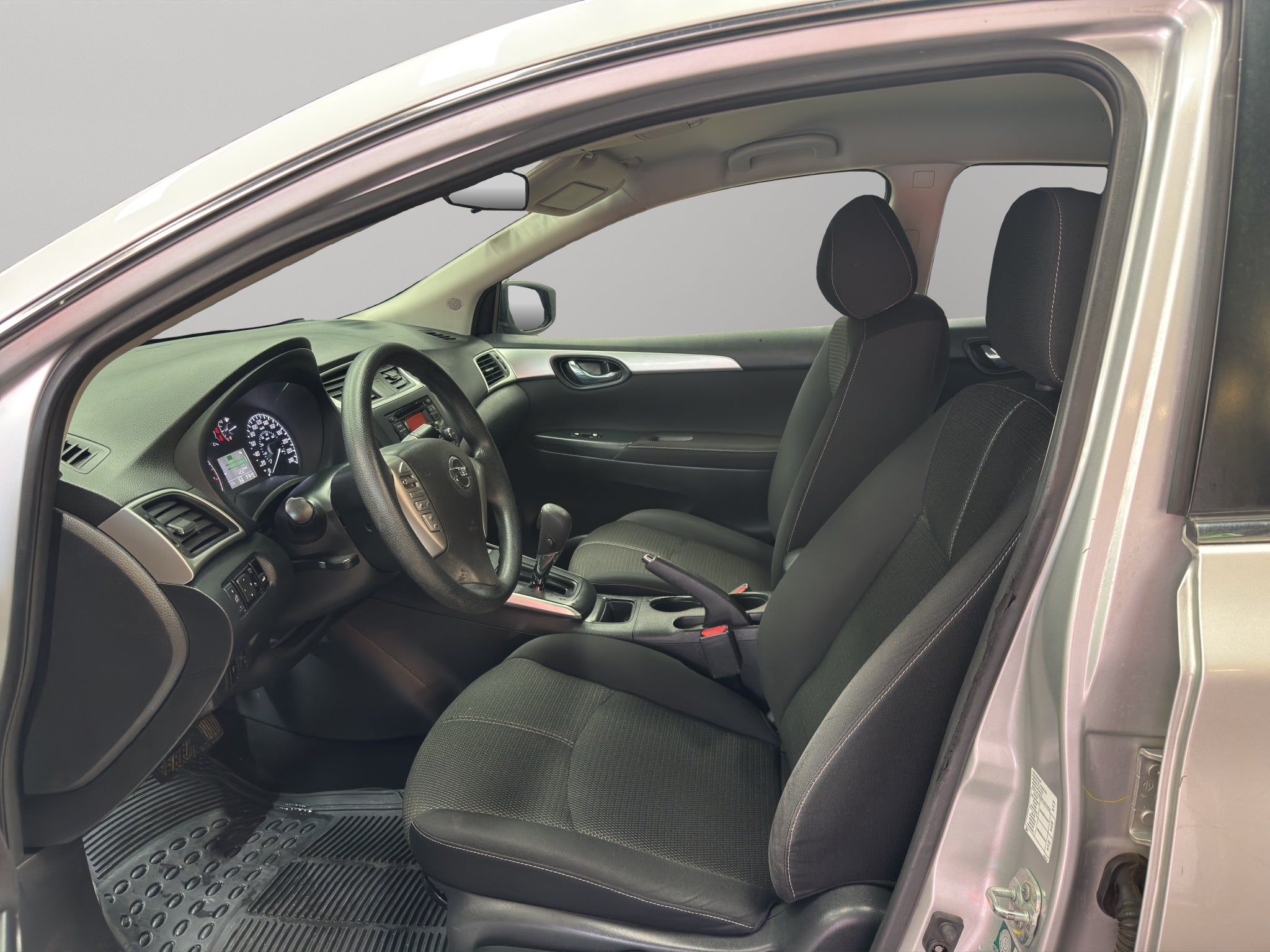 2017 Nissan Sentra 4 pts. Sense, CVT, a/ac., RA-16 (cambio de línea)