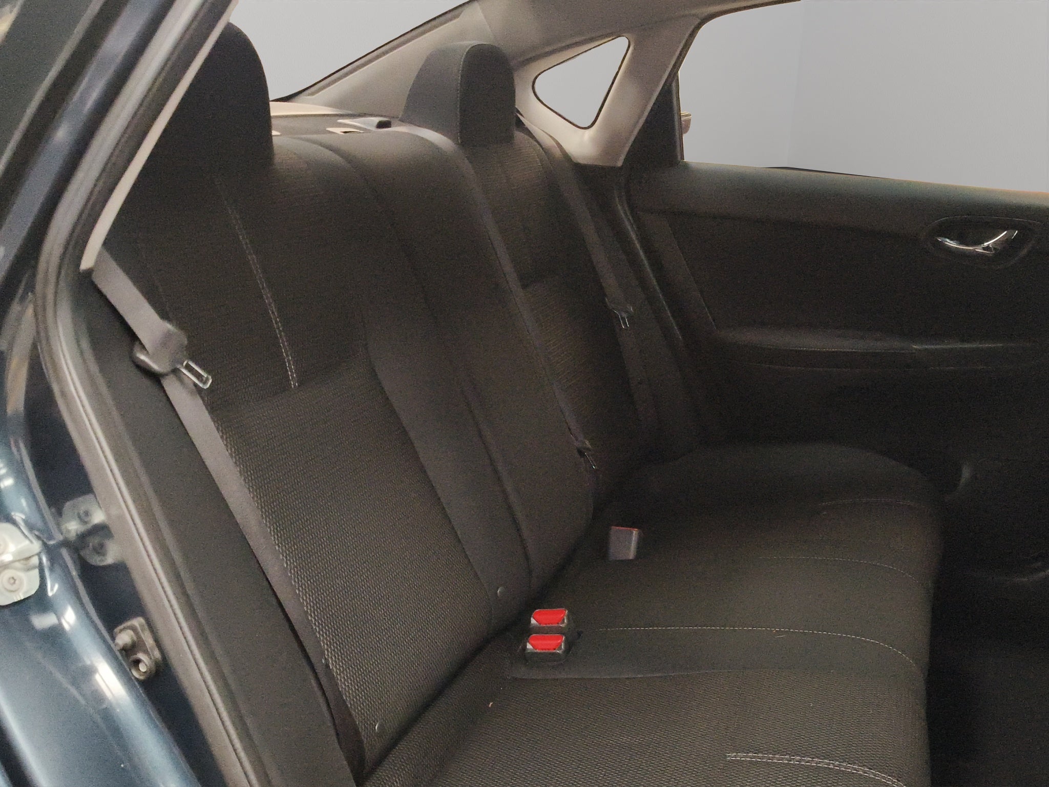 2017 Nissan Sentra 4 pts. Sense, CVT, a/ac., RA-16 (cambio de línea)
