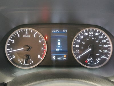 2020 Nissan Sentra 4 pts. Advance, CVT, a/ac., f. niebla, RA-16 (línea anterior)