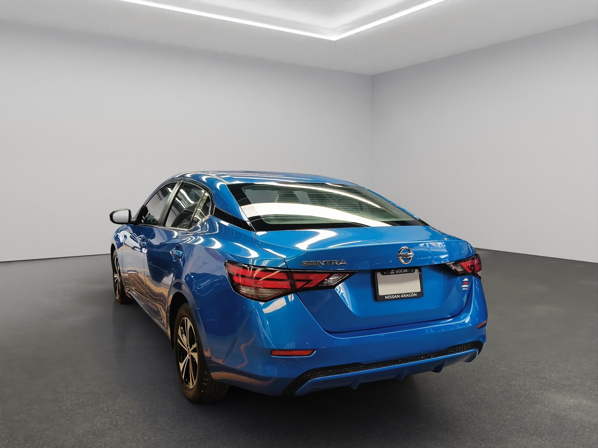 2020 Nissan Sentra 4 pts. Advance, CVT, a/ac., f. niebla, RA-16 (línea anterior)
