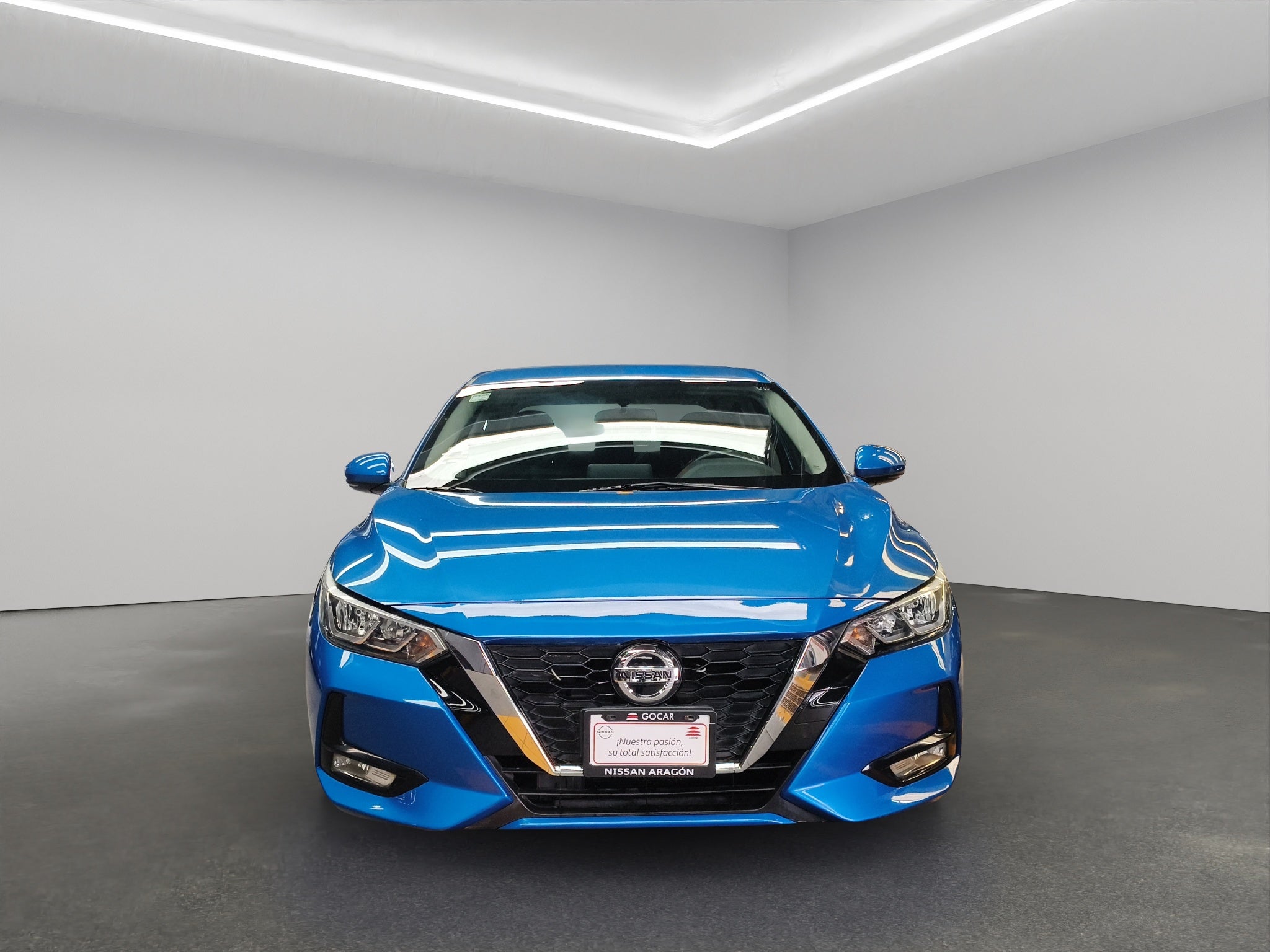 2020 Nissan Sentra 4 pts. Advance, CVT, a/ac., f. niebla, RA-16 (línea anterior)