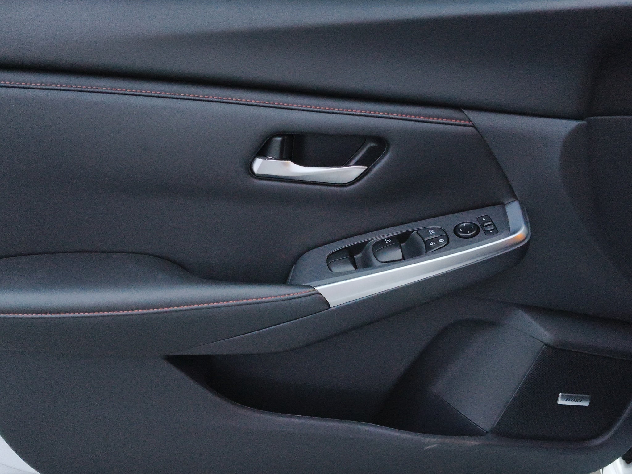 2024 Nissan Sentra 4 pts. SR, TA, a/ac., QC, s. Bose, f. led, RA-18