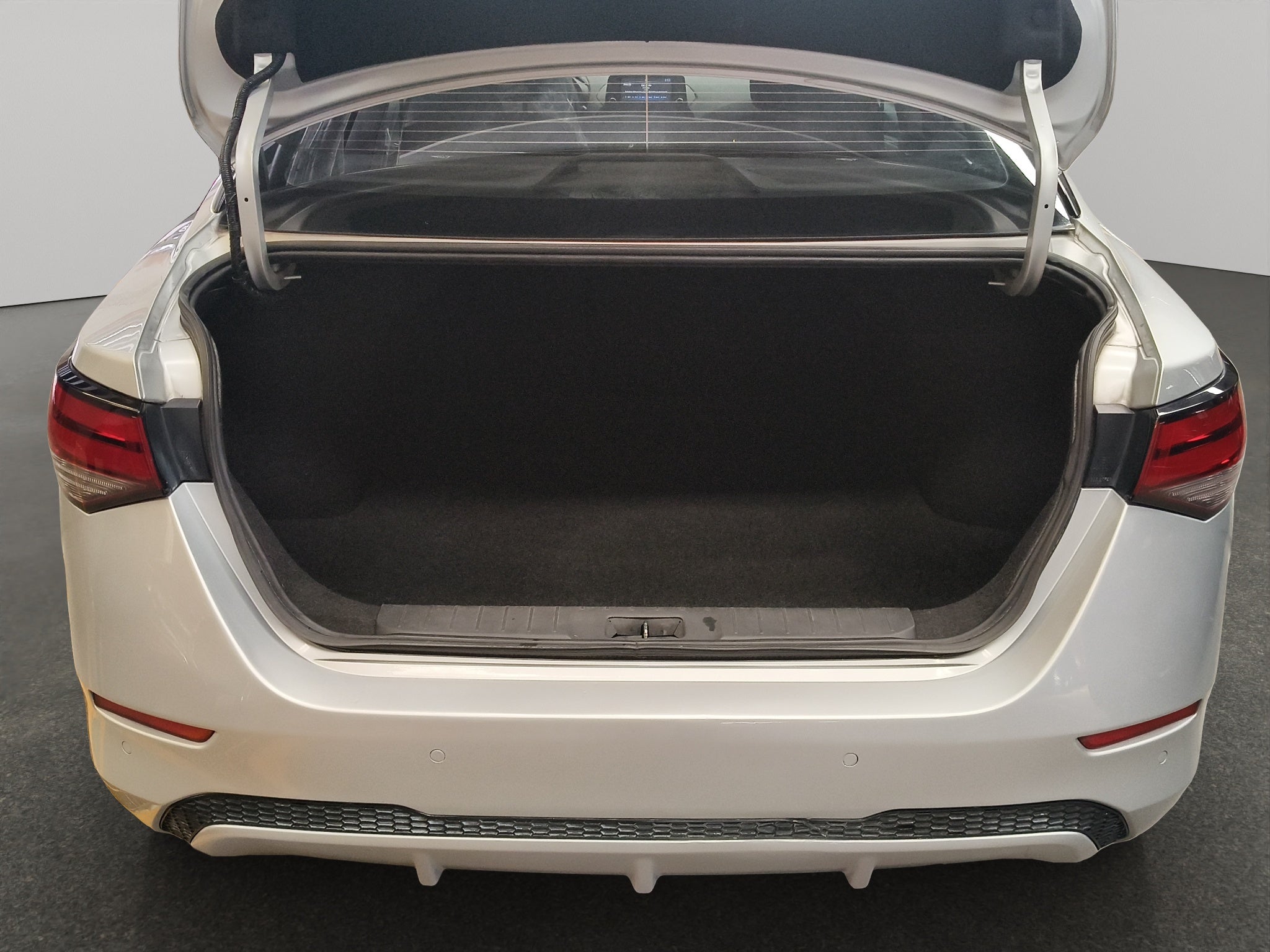 2023 Nissan Sentra 4 pts. Sense, CVT, a/ac., RA-16
