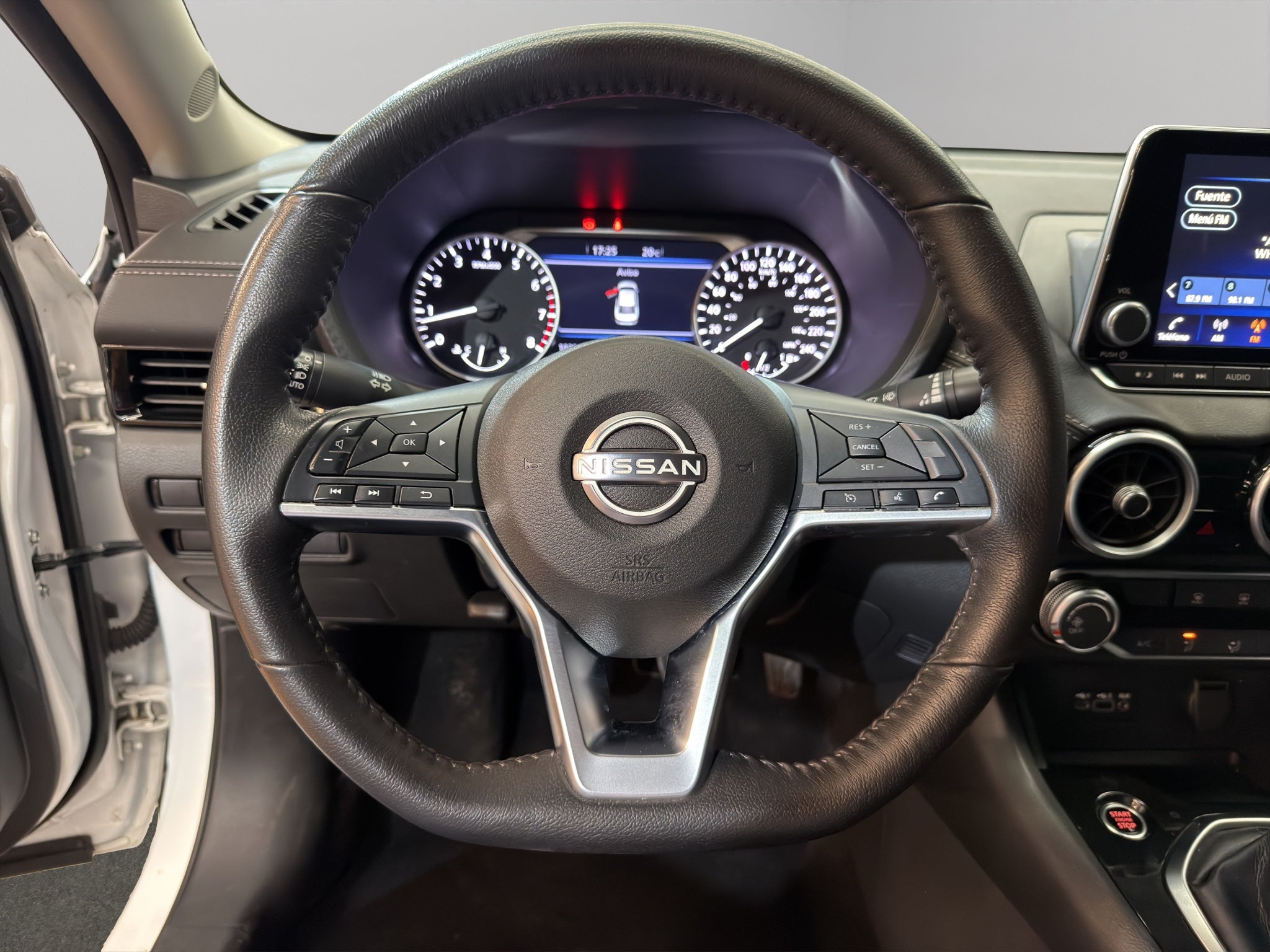2024 Nissan Sentra 4 pts. Advance, TM6, a/ac., f. niebla, RA-16