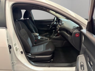 2024 Nissan Sentra 4 pts. Advance, TM6, a/ac., f. niebla, RA-16