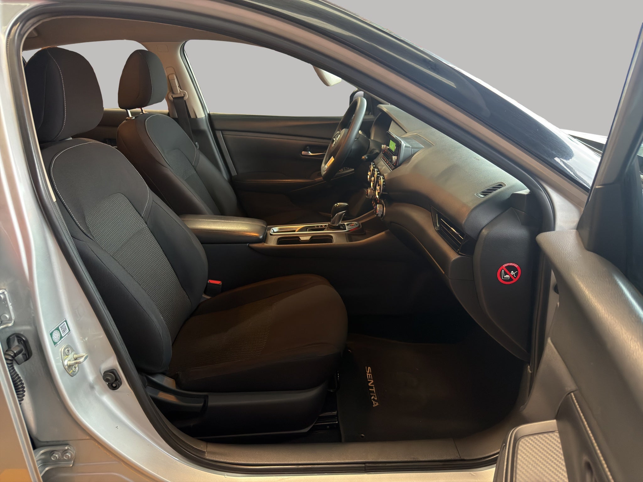 2020 Nissan Sentra 4 pts. Sense, CVT, a/ac., RA-16 (línea nueva)
