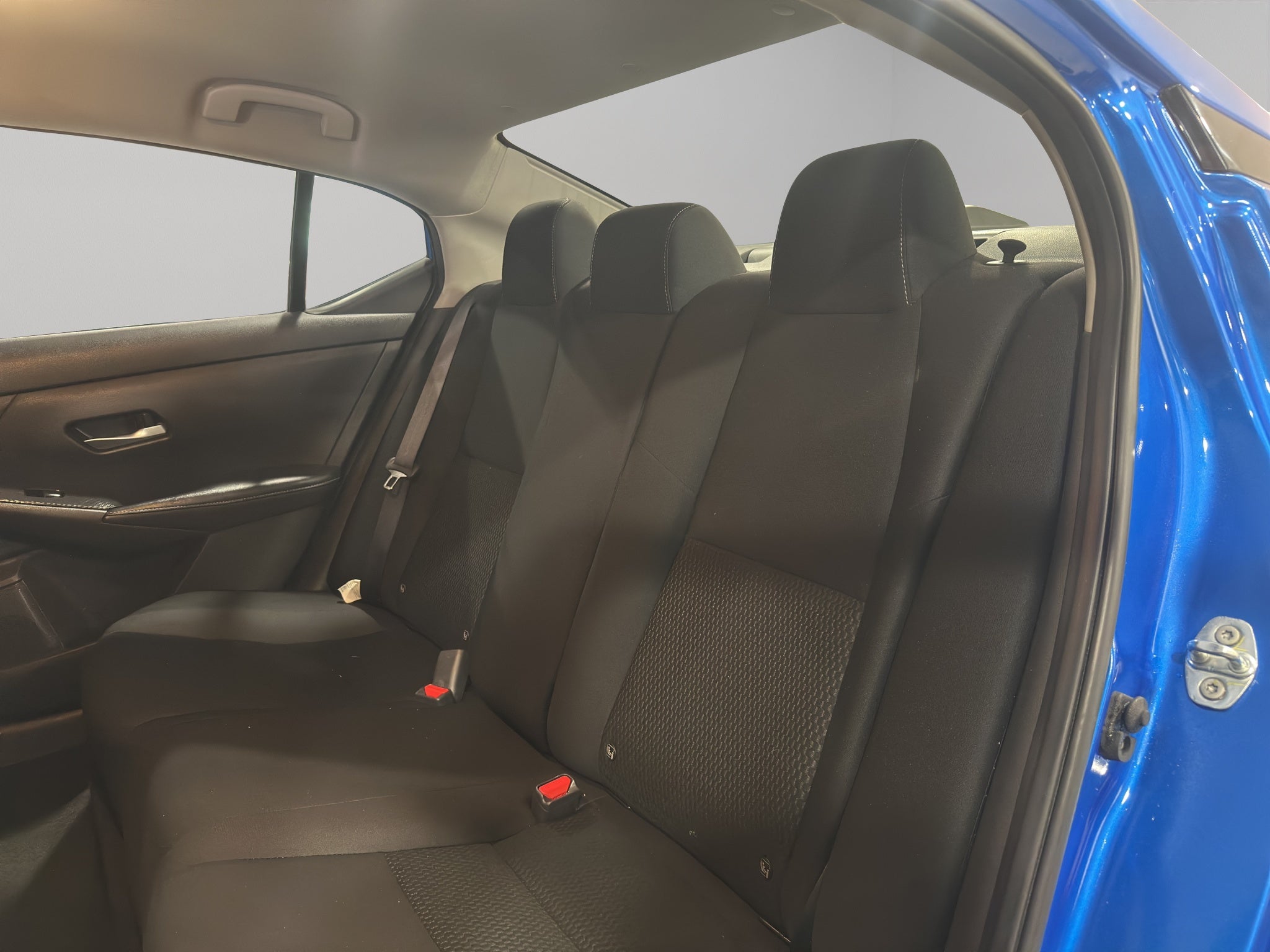 2023 Nissan Sentra 4 pts. Sense, TM6, a/ac., RA-16