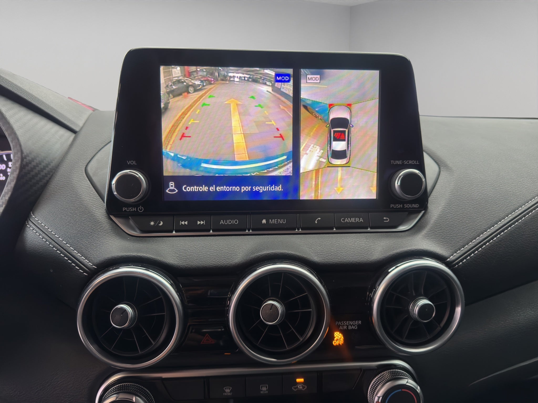 2025 Nissan Sentra 4 pts. Advance, CVT, a/ac., f.niebla, RA-16 (línea anterior)