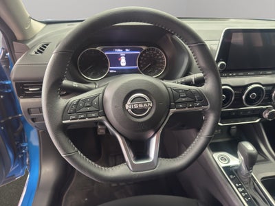 2025 Nissan Sentra 4 pts. Advance, CVT, a/ac., f.niebla, RA-16 (línea anterior)