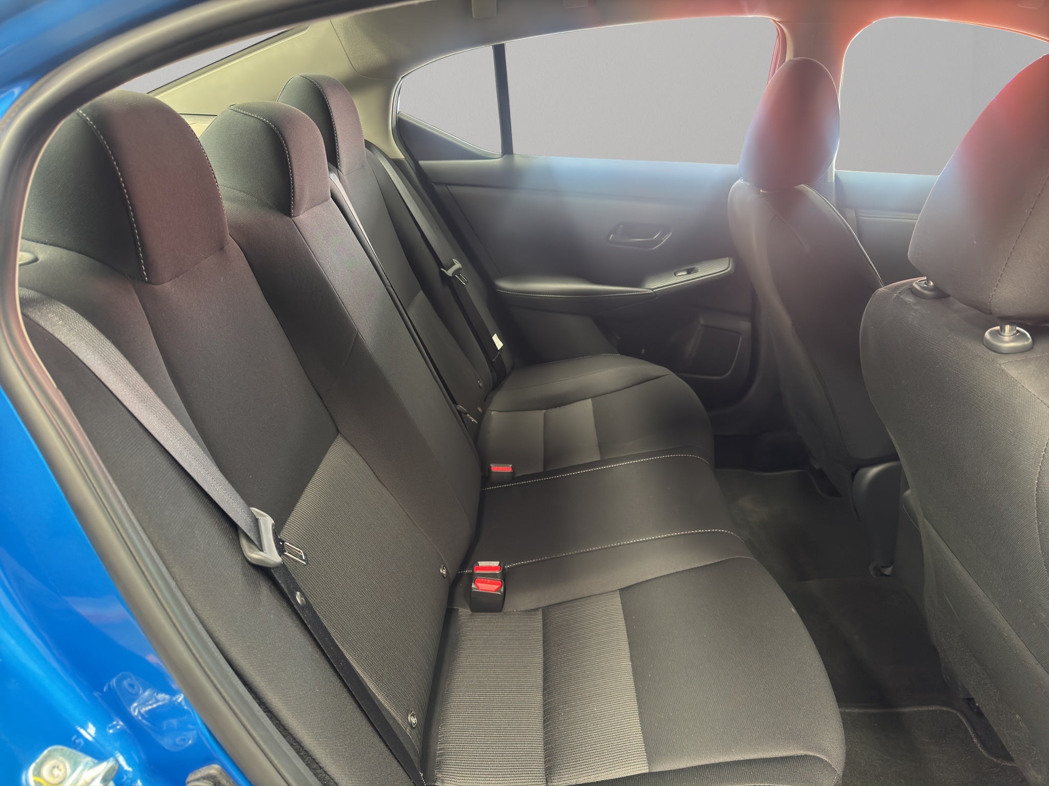 2025 Nissan Sentra 4 pts. Advance, CVT, a/ac., f.niebla, RA-16 (línea anterior)