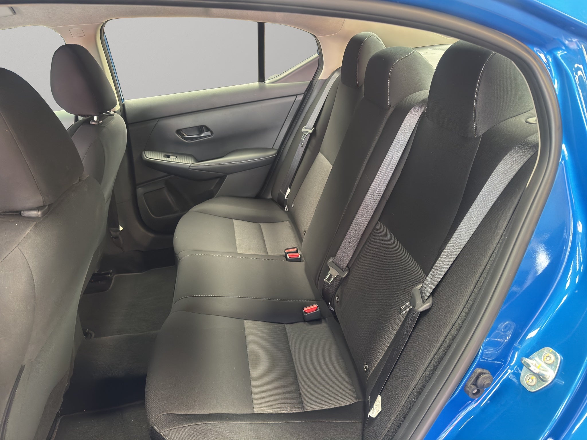 2025 Nissan Sentra 4 pts. Advance, CVT, a/ac., f.niebla, RA-16 (línea anterior)