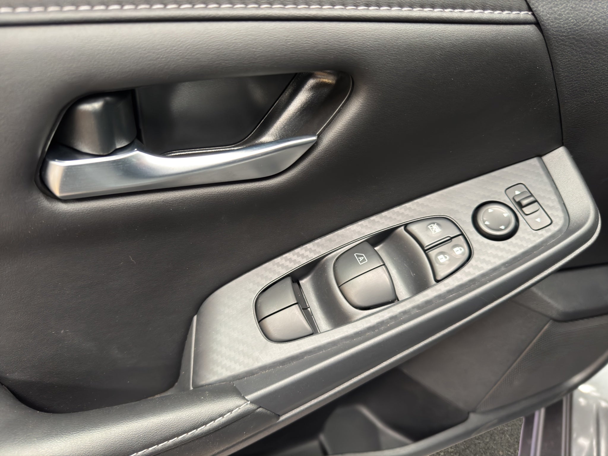 2025 Nissan Sentra 4 pts. Advance, TM6, a/ac., f. niebla, RA-16 (línea anterior)