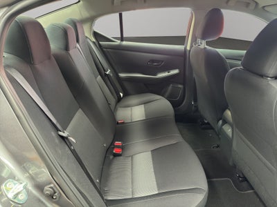 2025 Nissan Sentra 4 pts. Advance, TM6, a/ac., f. niebla, RA-16 (línea anterior)