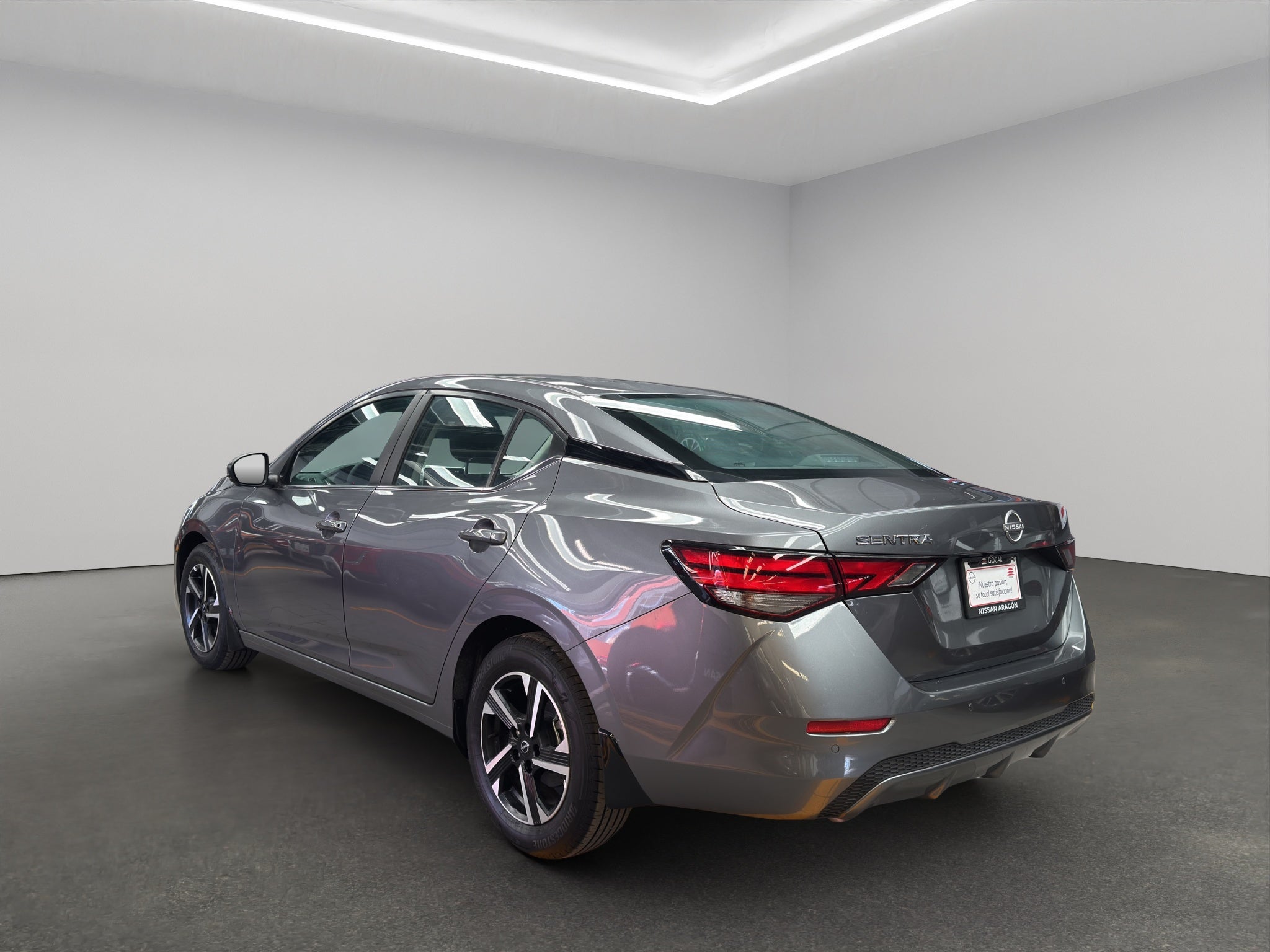 2025 Nissan Sentra 4 pts. Advance, TM6, a/ac., f. niebla, RA-16 (línea anterior)