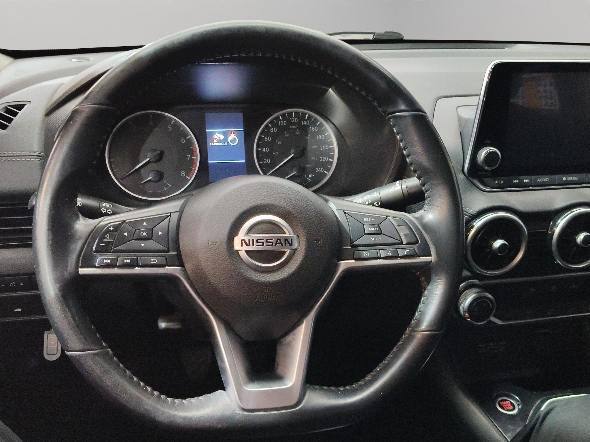 2022 Nissan Sentra 4 pts. Advance, TM6, a/ac., f. niebla, RA-16