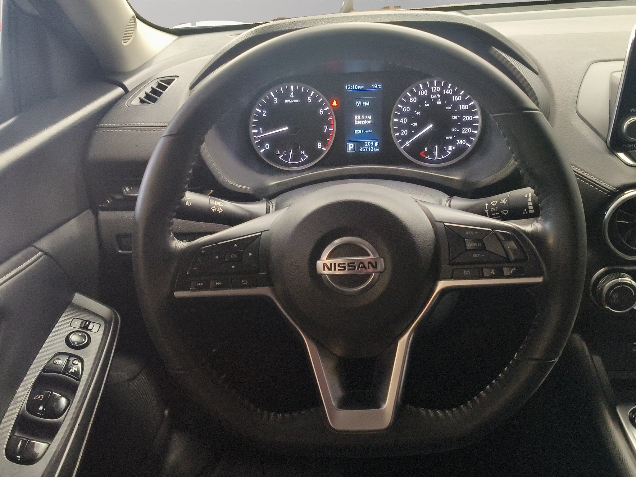 2023 Nissan Sentra 4 pts. Advance, CVT, a/ac., f. niebla, RA-16