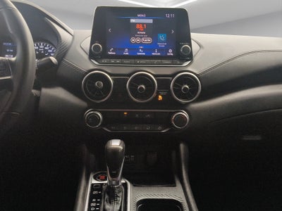 2023 Nissan Sentra 4 pts. Advance, CVT, a/ac., f. niebla, RA-16
