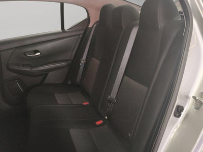 2023 Nissan Sentra 4 pts. Advance, CVT, a/ac., f. niebla, RA-16