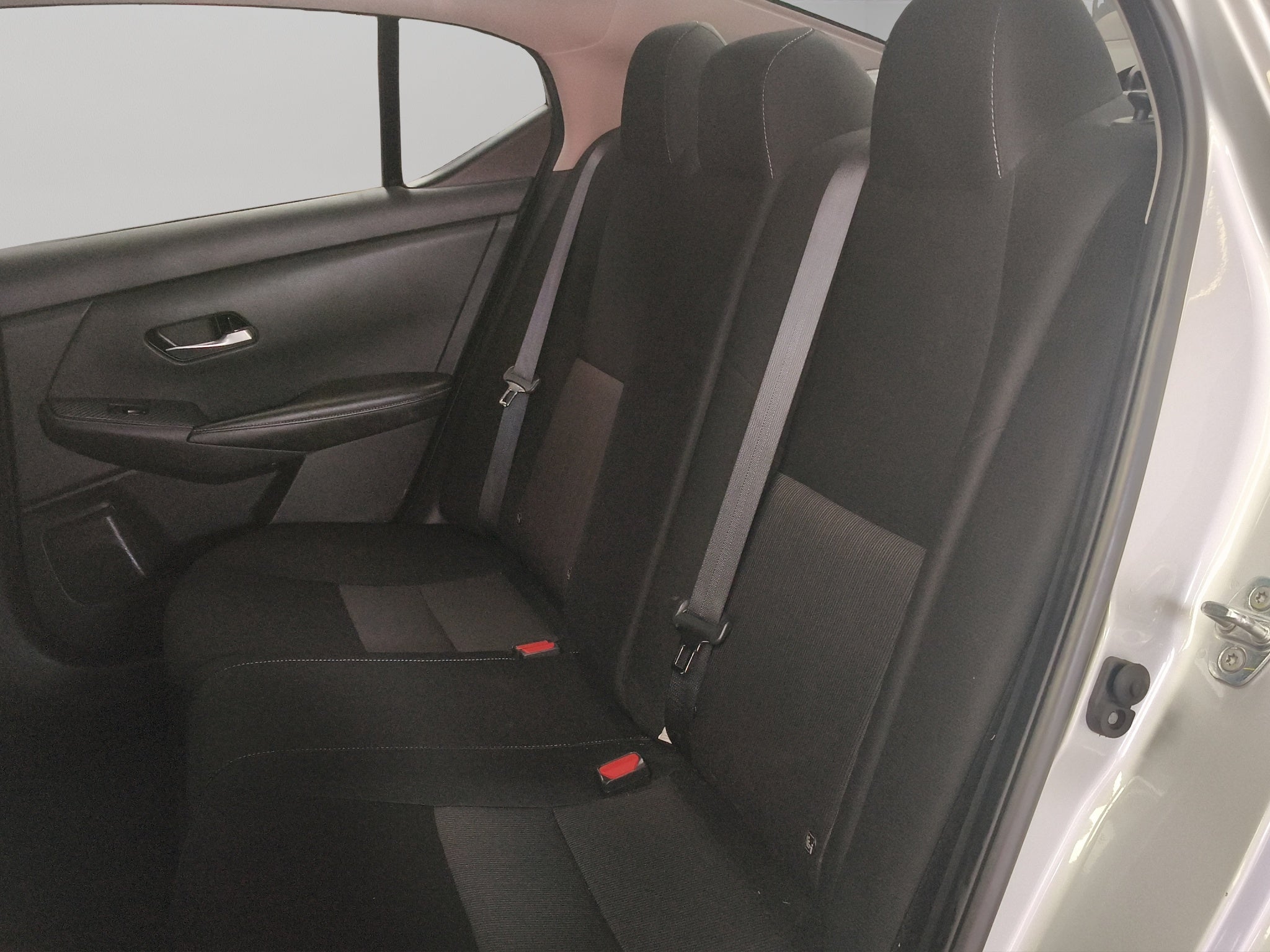 2023 Nissan Sentra 4 pts. Advance, CVT, a/ac., f. niebla, RA-16