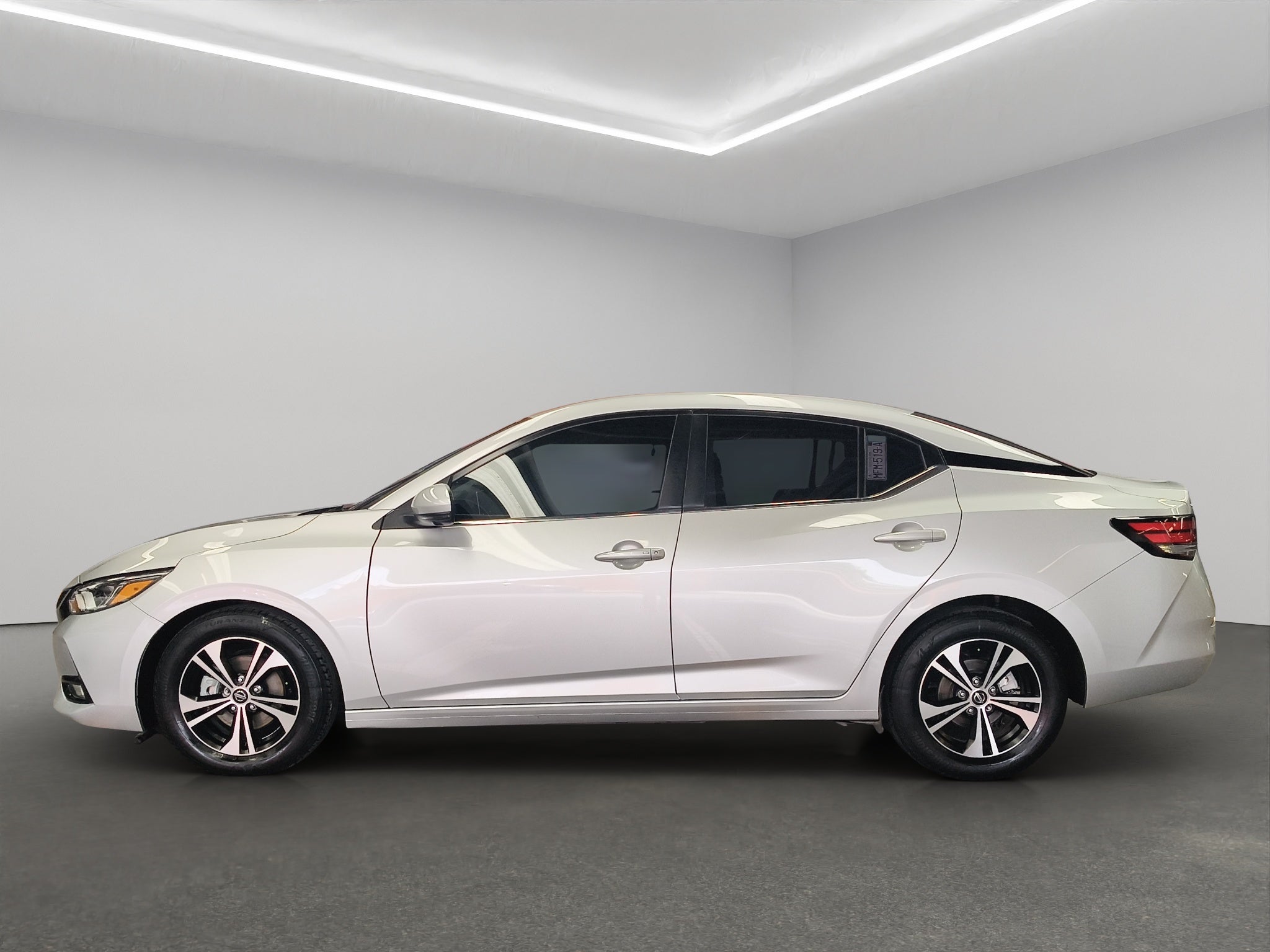 2023 Nissan Sentra 4 pts. Advance, CVT, a/ac., f. niebla, RA-16