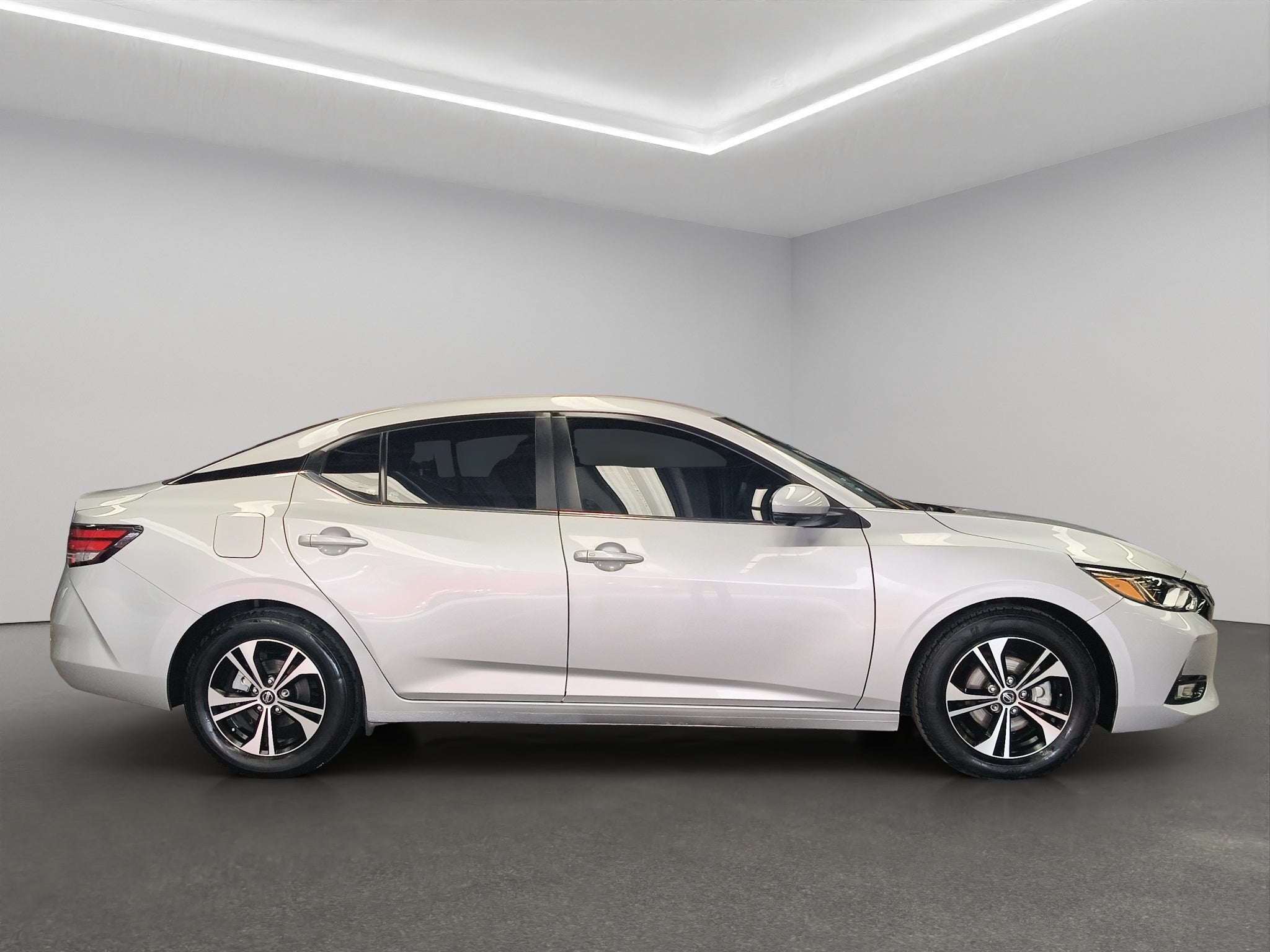 2023 Nissan Sentra 4 pts. Advance, CVT, a/ac., f. niebla, RA-16