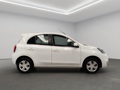 2020 Nissan March 5 pts. HB Sense, TM5, a/ac., CD, Bluetooth, R-14 (línea anterior)