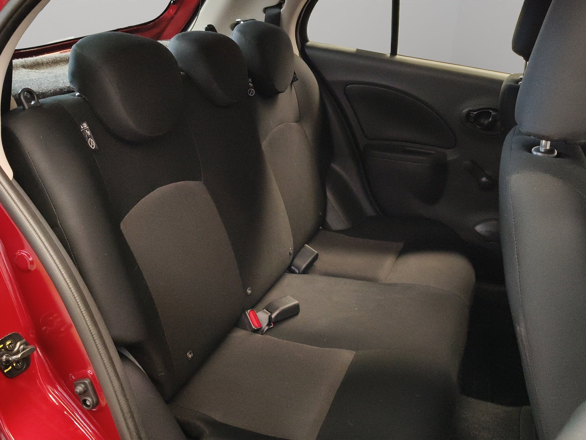 2025 Nissan March 5 pts. HB Sense, TM5, a/ac., R-14