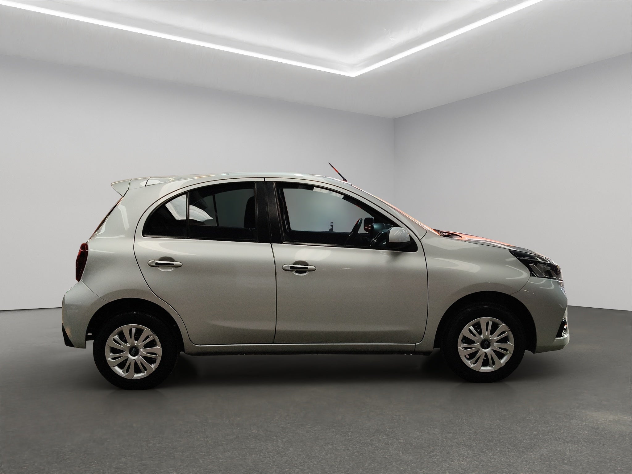 2021 Nissan March 5 pts. HB, Sense, TA, a/ac.,R-14(cambio de línea)