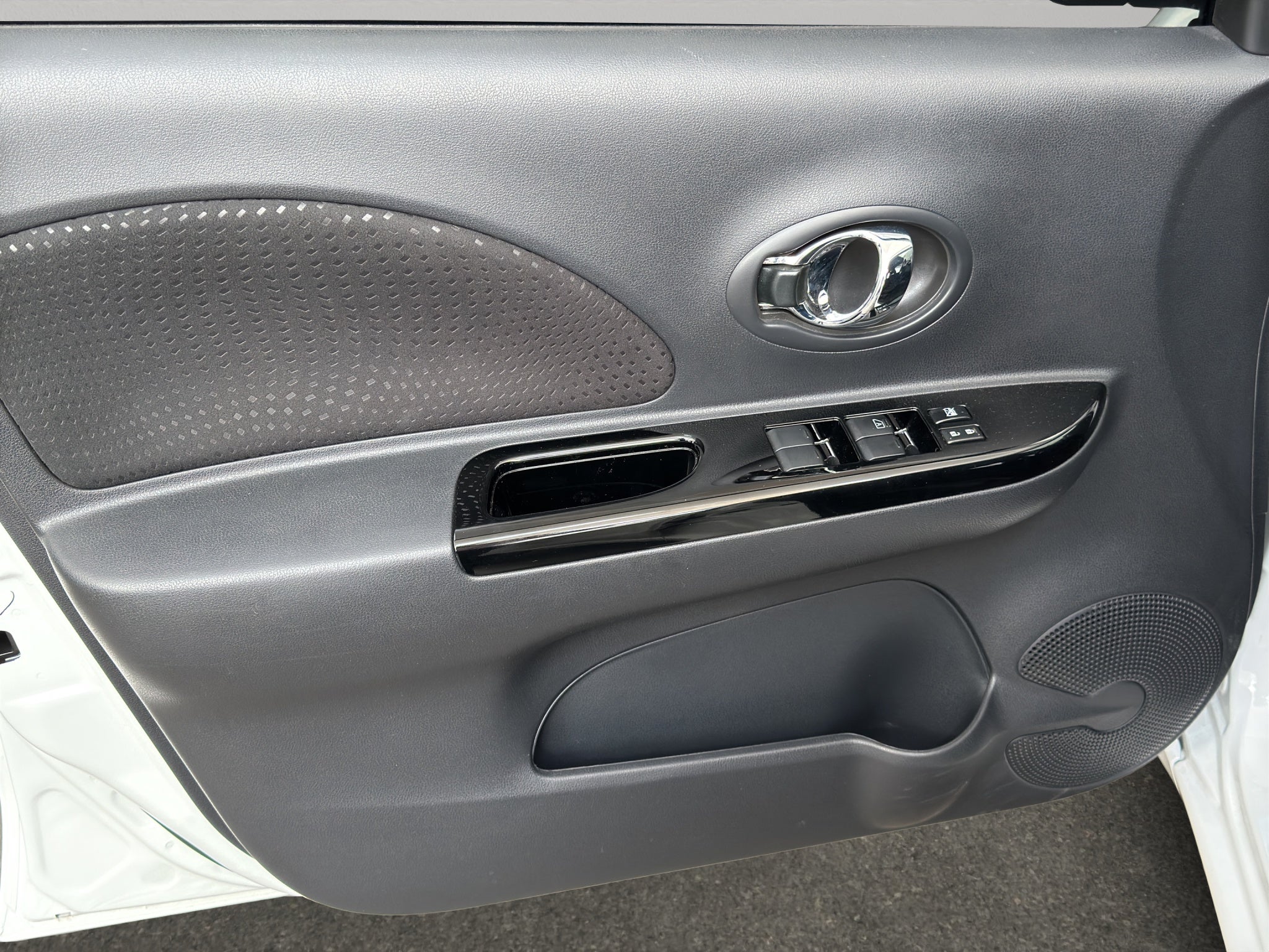 2024 Nissan March 5 pts. HB Exclusive, TM5, a/ac. Aut., VE, RA-16