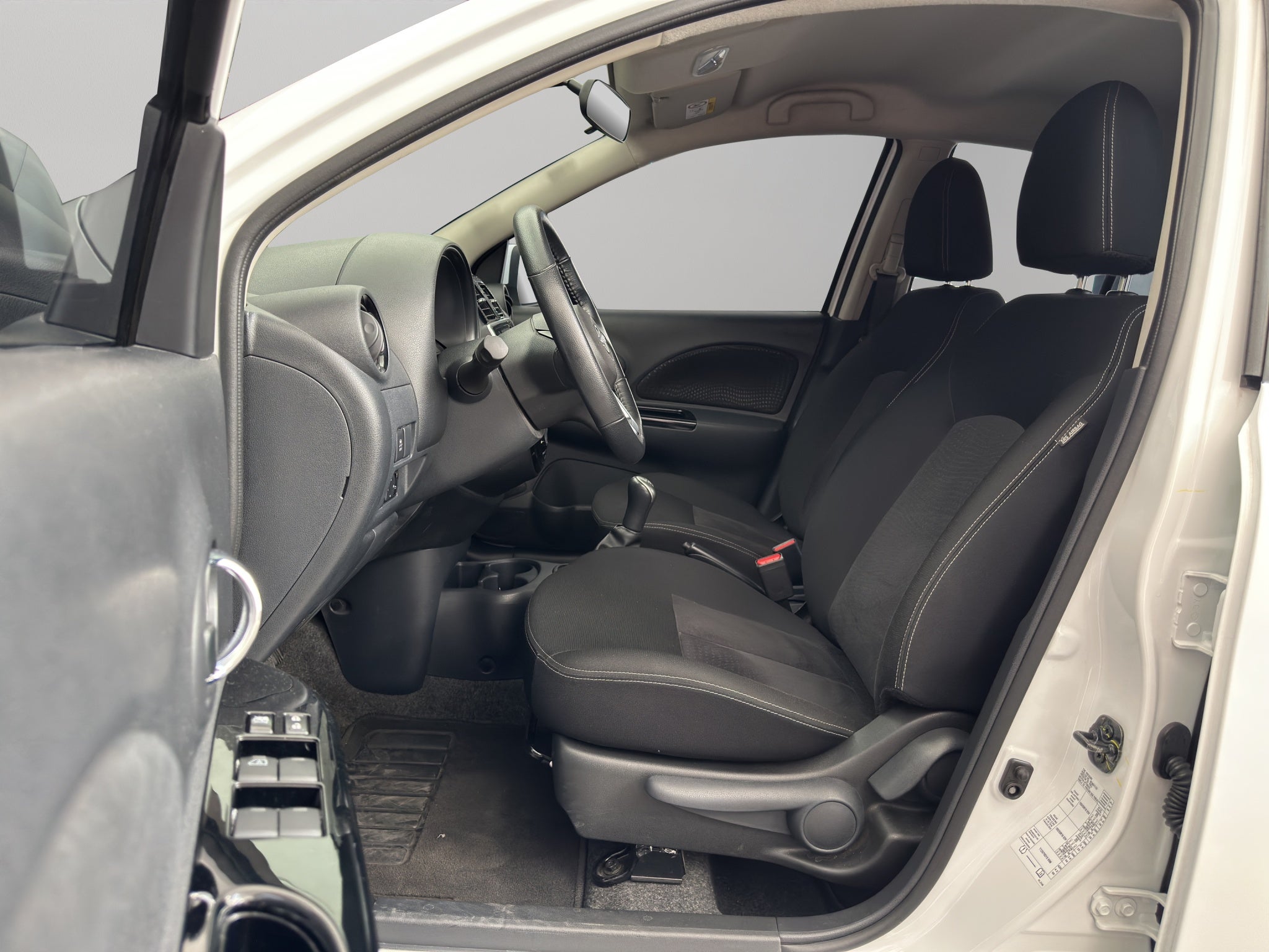 2024 Nissan March 5 pts. HB Exclusive, TM5, a/ac. Aut., VE, RA-16