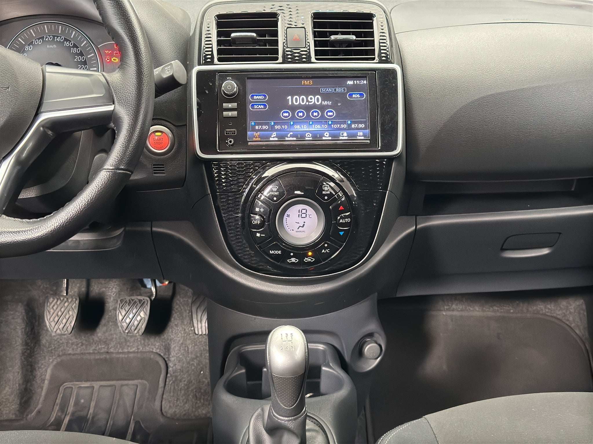 2024 Nissan March 5 pts. HB Exclusive, TM5, a/ac. Aut., VE, RA-16