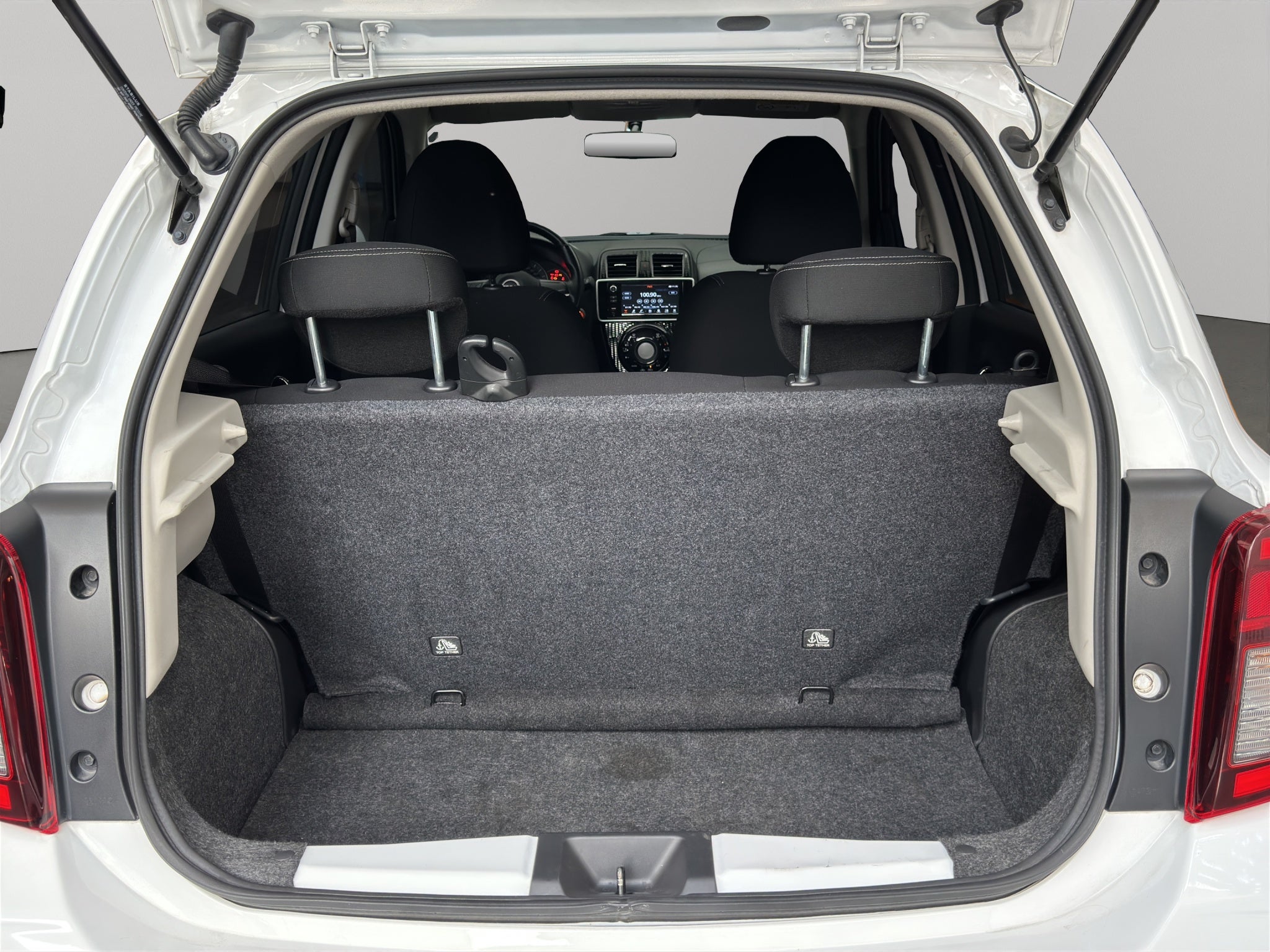 2024 Nissan March 5 pts. HB Exclusive, TM5, a/ac. Aut., VE, RA-16